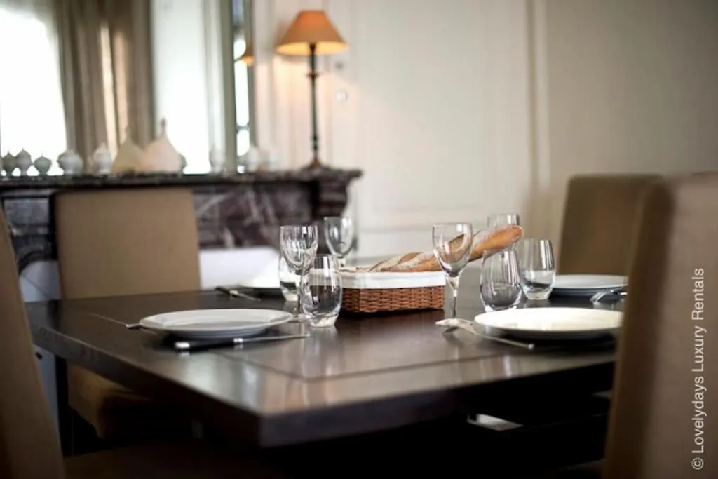 4P Elegant Flat, Vieux Lille, Carpark Apartment