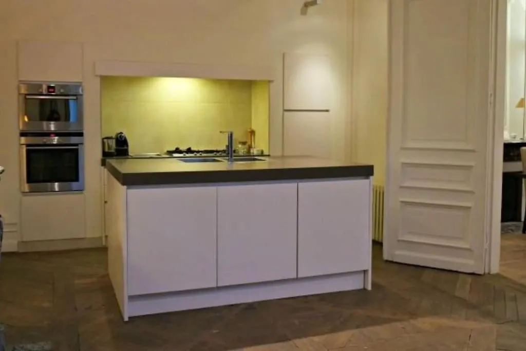 4P Elegant Flat, Vieux Lille, Carpark Apartment France