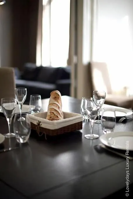4P Elegant Flat, Vieux Lille, Carpark Apartment France