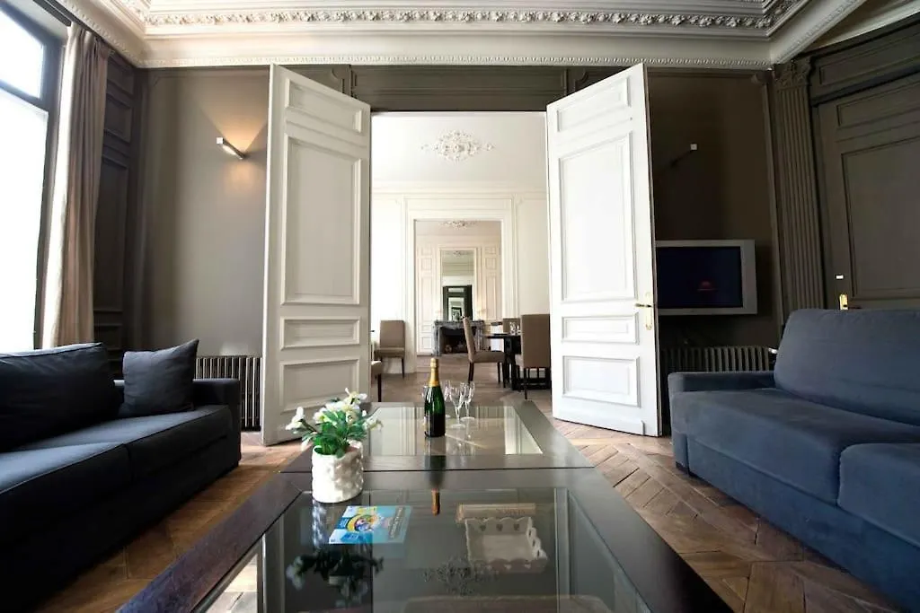 4P Elegant Flat, Vieux Lille, Carpark Apartment